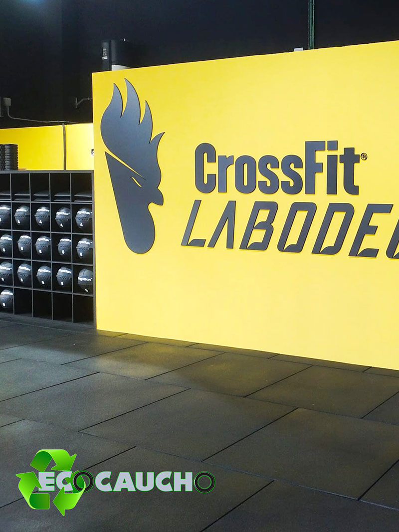 Nueva Instalación de Losas de Caucho en La Bodega CrossFit