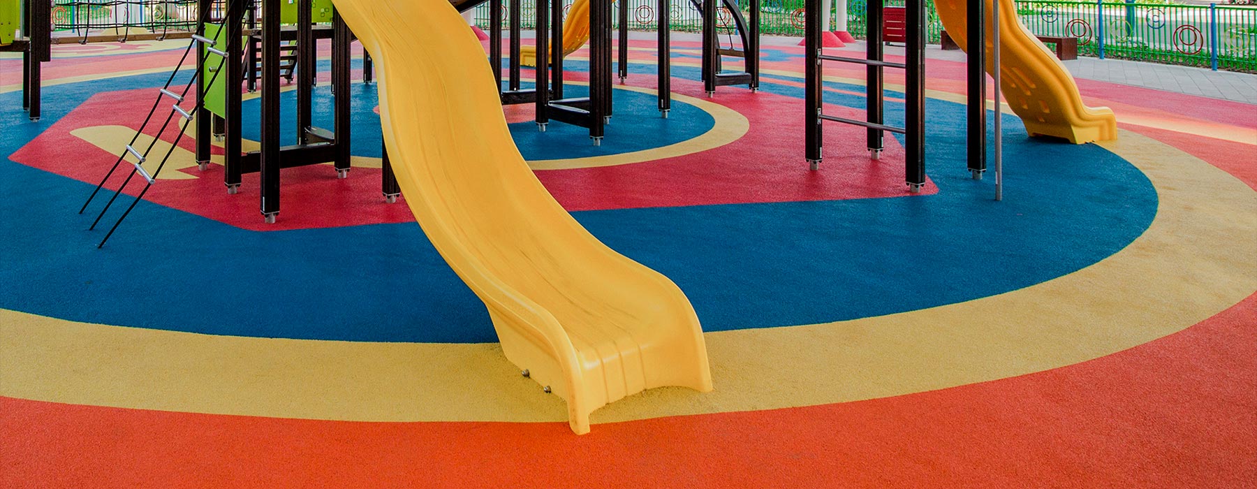 Instalacion de losas de caucho para instalaciones deportivas y gimansios, pavimento continuo de caucho