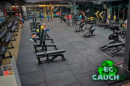 Instalación de Losas de Caucho negras gama Premium para gimnasios
