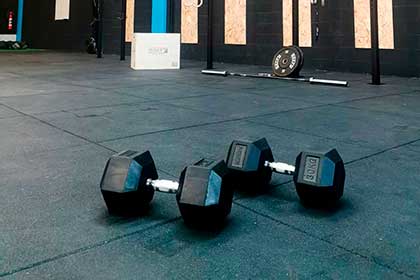 Instalacion de Losas de Caucho para gimnasios, complementos de caucho, pesas, etc.